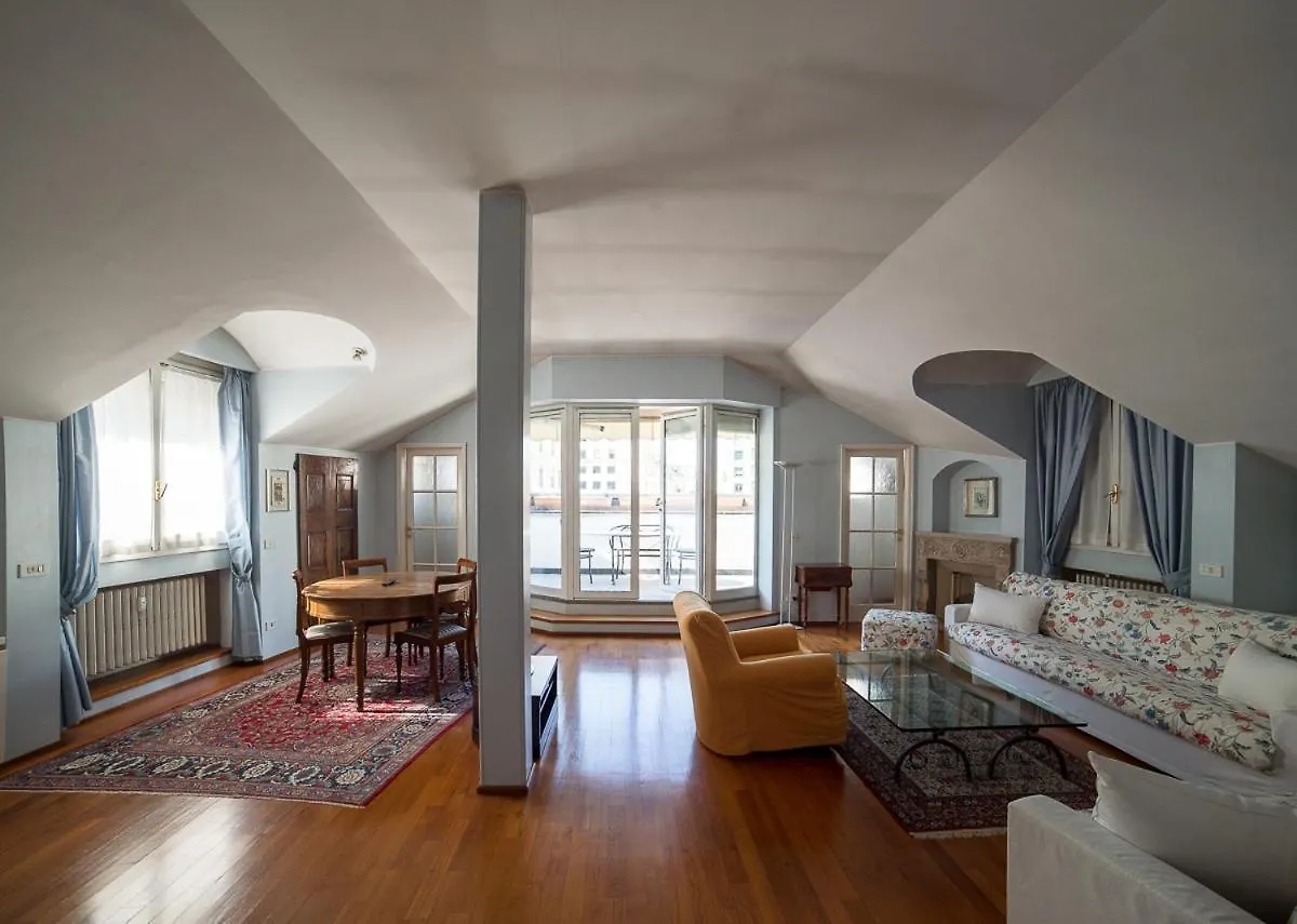 Apartment Duomo 7 Suite Milan Italy