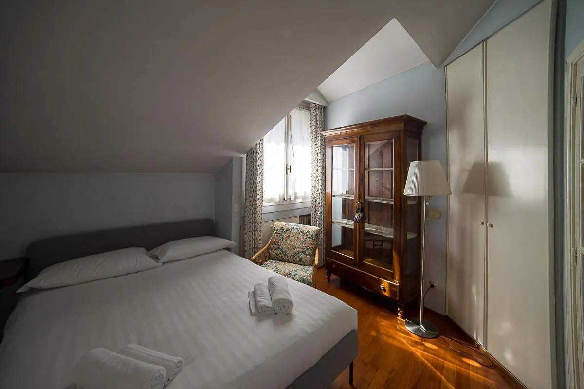 Duomo 7 Suite Milan 0*,  Italy