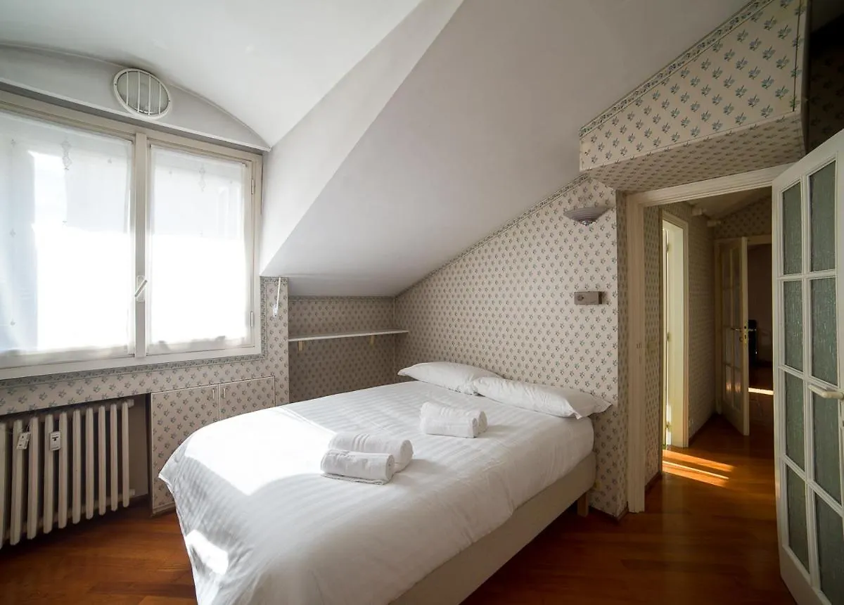 Duomo 7 Suite 米兰 0*,  意大利