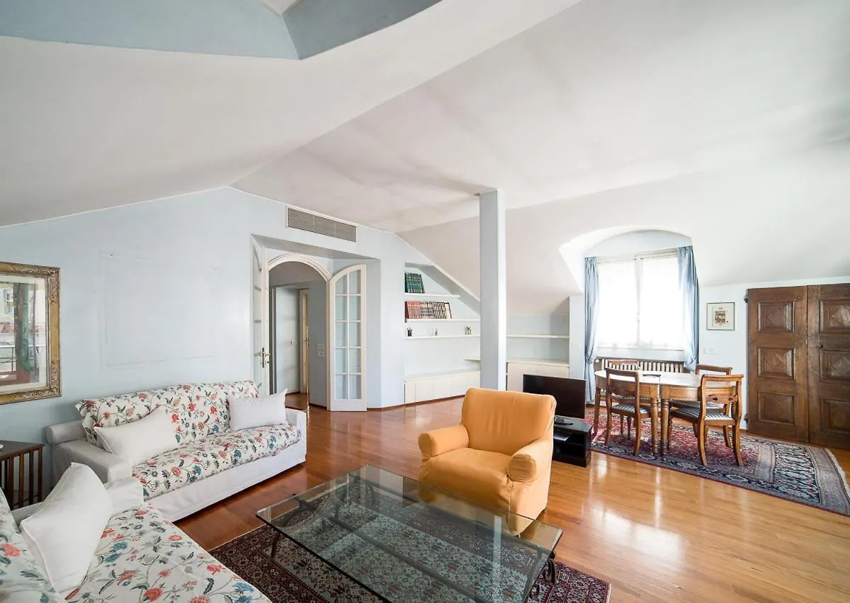 Apartment Duomo 7 Suite Milan